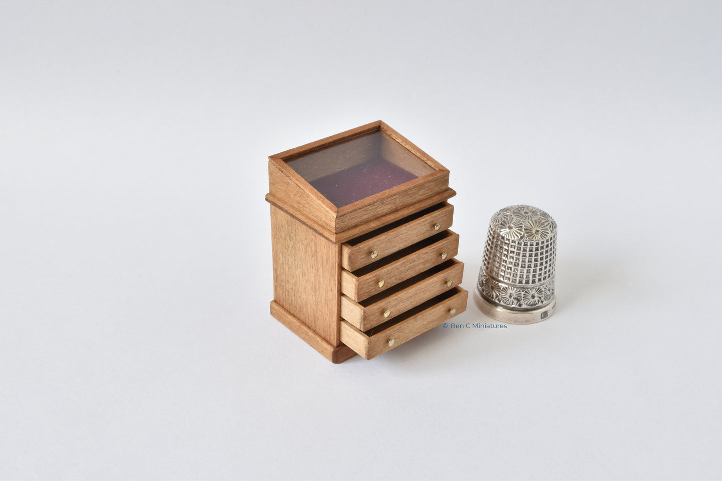 Display Cabinet with Drawers 24th scale