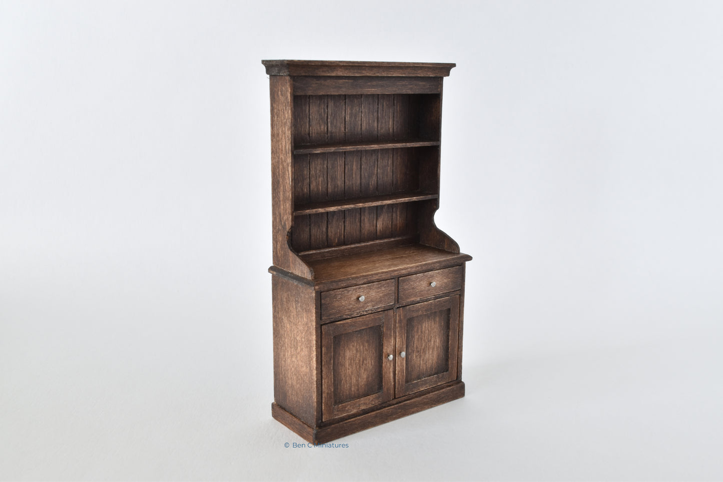 Kitchen Dresser Aged Oak 24th scale