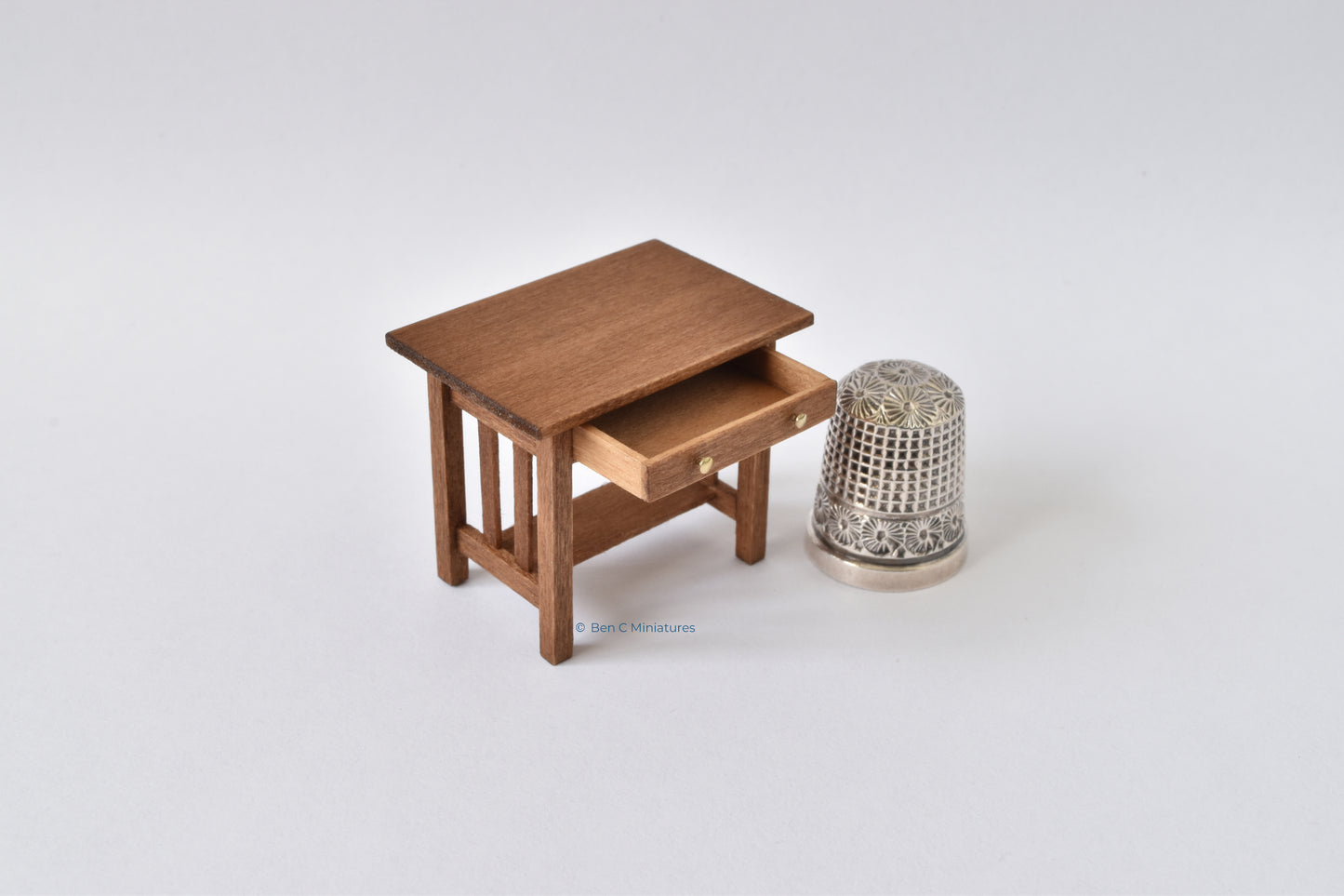 Arts and Crafts Table 24th scale