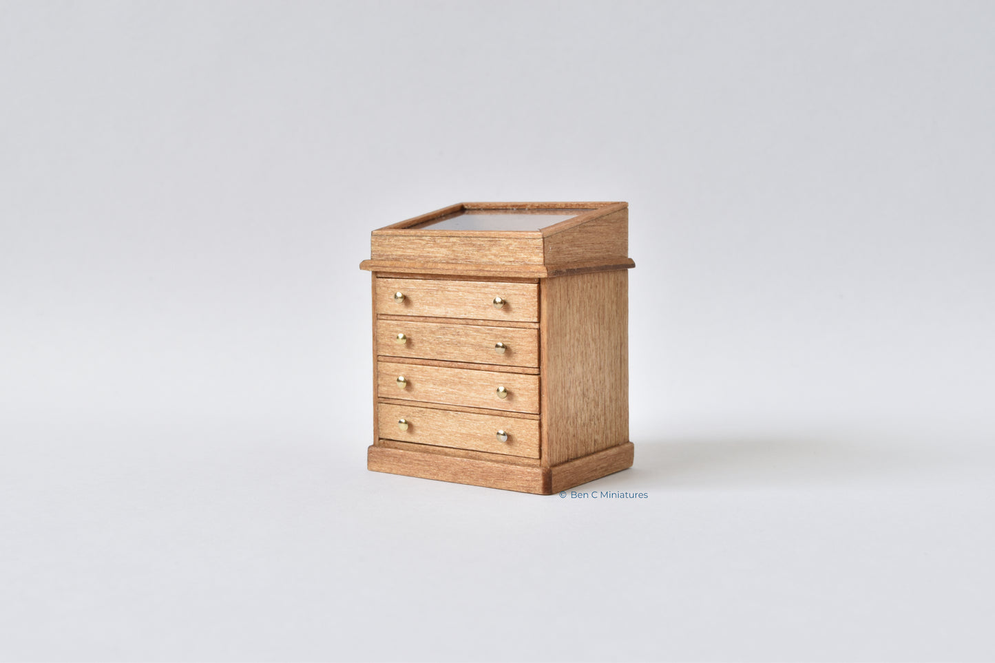 Display Cabinet with Drawers 24th scale