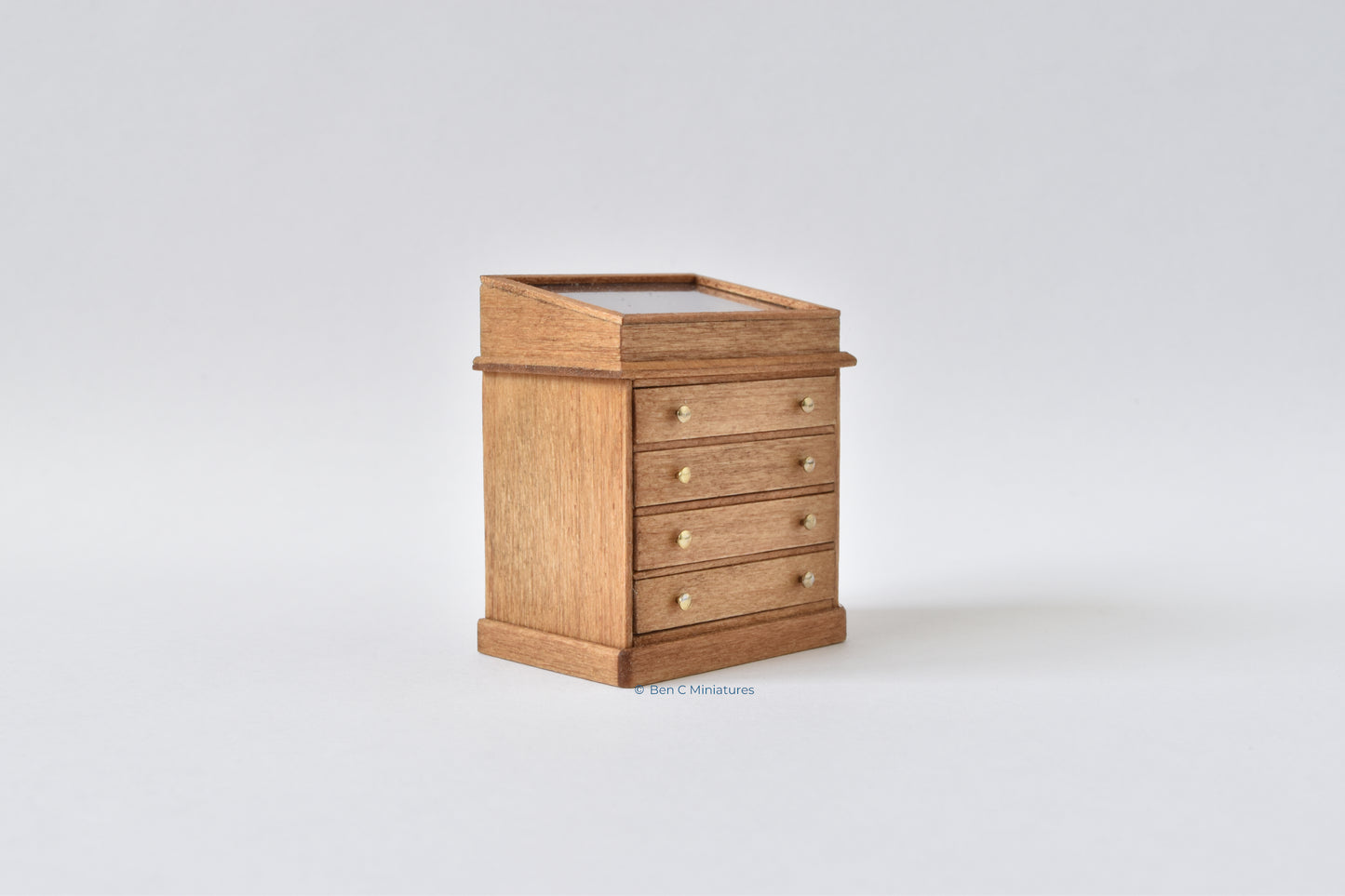 Display Cabinet with Drawers 24th scale