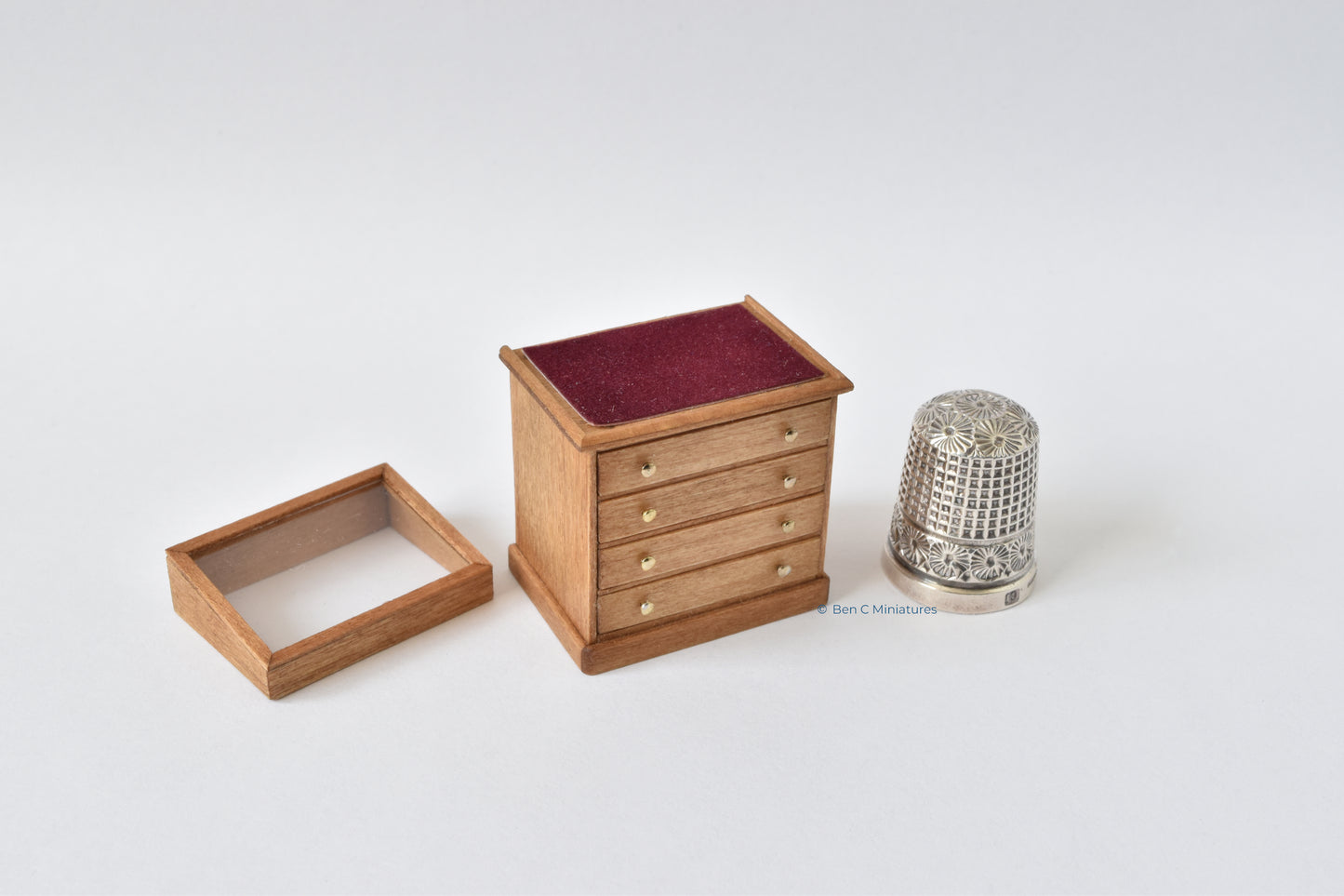 Display Cabinet with Drawers 24th scale