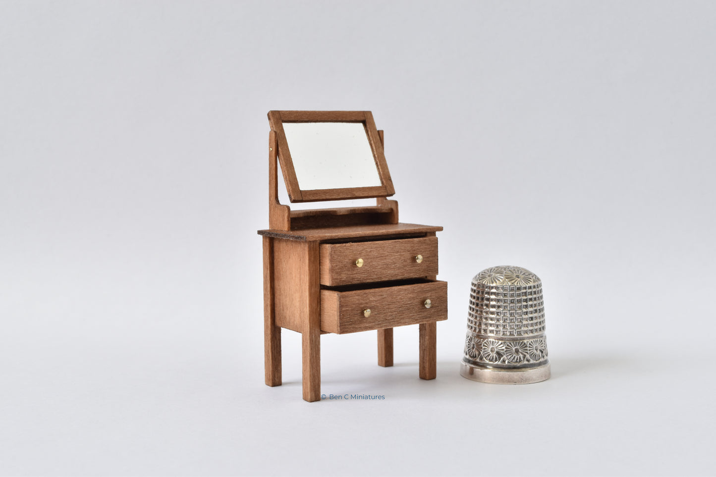 Dressing Table 24th scale