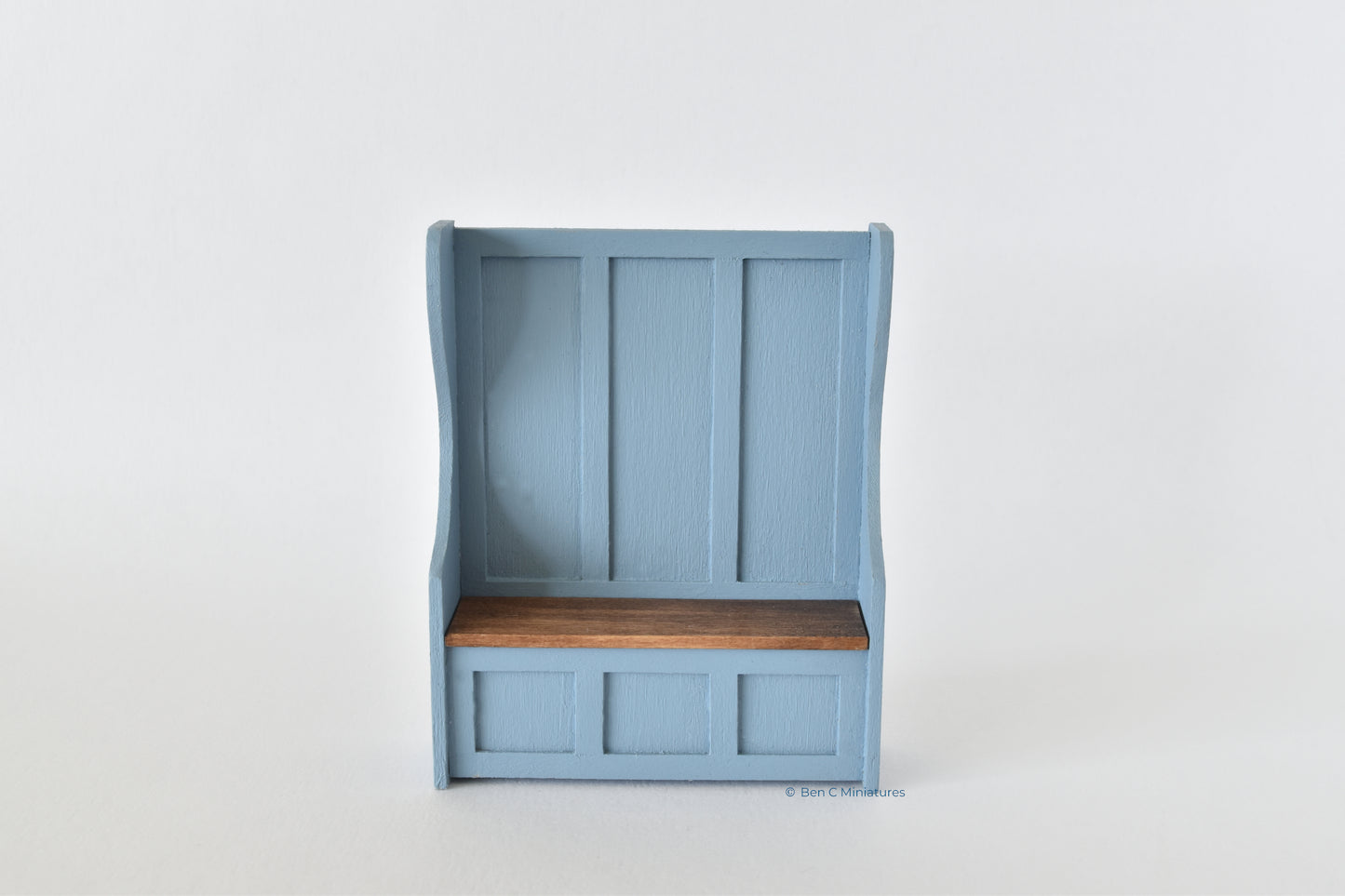 Settle with Storage – Blue Painted Finish 24th scale